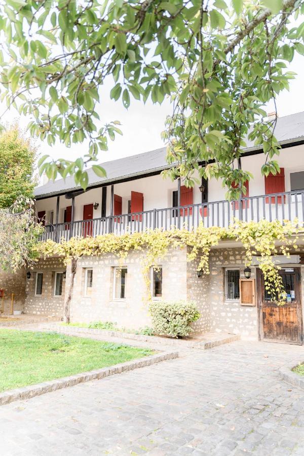 Authentic By Balladins - Domaine Malar Guillerval Exterior foto